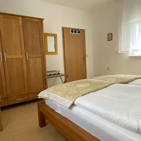 Bergfried Apartment *