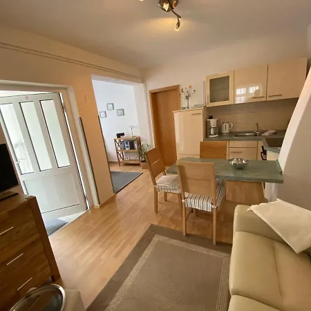 Bergfried Apartment *